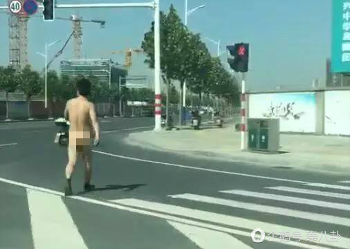 0CAK1JDUM.jpg
